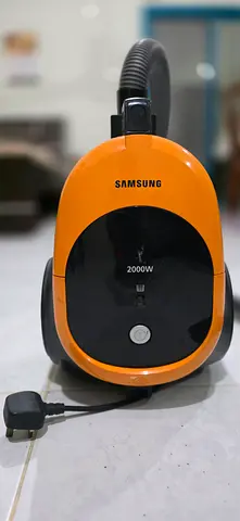 Samsung Bagless vaccum cleaner 2000w