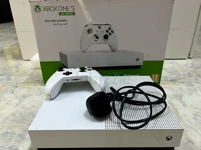 Xbox One S (Digital Edition) console - 1Tb storage in excellent condition, ready to play