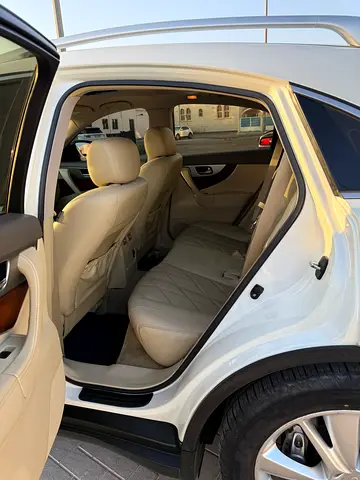 صورة 10 لـ 2014 Infiniti QX70