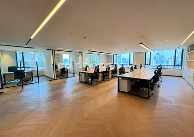 Fitted Office | Mid Floor | Vacant