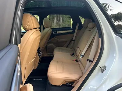 2022 Porsche CAYENNE — миниатюра 11