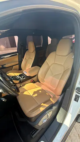 صورة 9 لـ 2016 Porsche CAYENNE