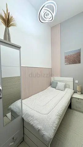 LADIES ONLY - BRAND NEW - PARTITION - AL BARSHA 1 - INSURANCE MARKET METRO STATION
