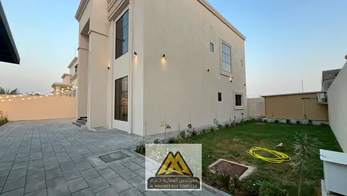 فرصة مميزة لاستئجار فيلا جديدة وأول ساكن في منطقة الرقايب 2 بعجمان، بتصميم عملي ومساحات واسعة تناسب العائلات، مع موقع مميز قريب من الخدمات والمرافق ال