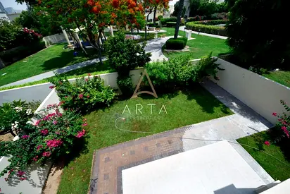 Direct Park Access | Fully Upgraded | Spacious