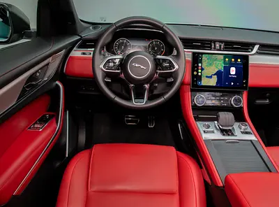 صورة 6 لـ 2025 Jaguar F-PACE