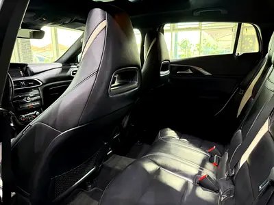 2017 Infiniti Q30 照片 10