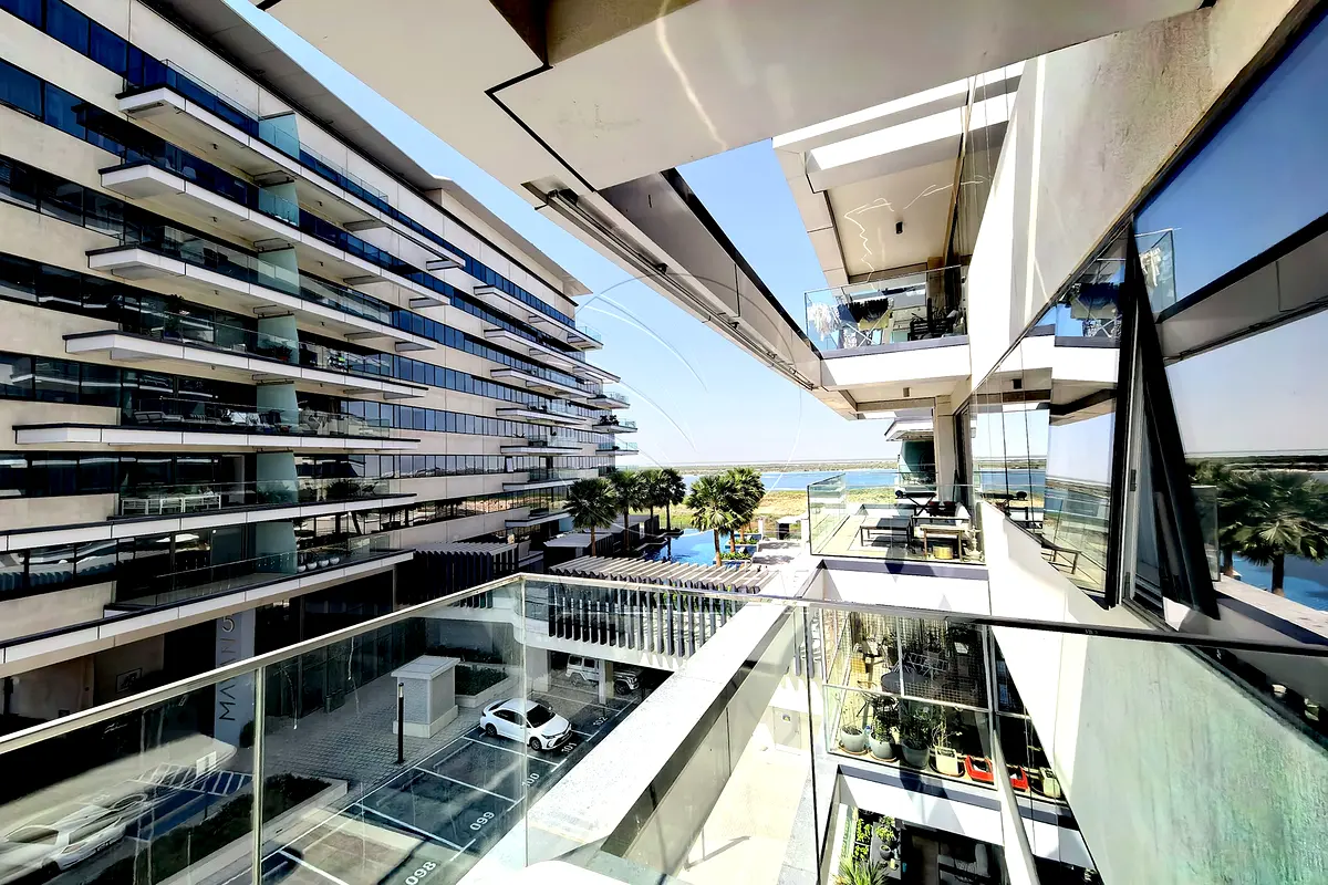 High End Furniture, Partial Sea and Golf | VACANT