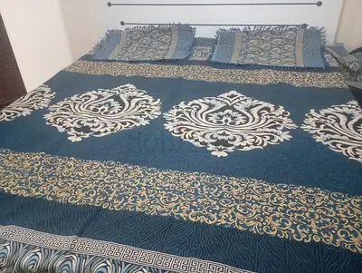 King-size patterned bedspread with matching pillow shams - teal and gold