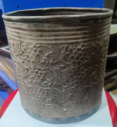 Decorative antique metal pot -25cm height