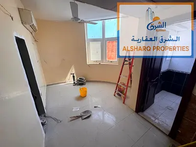 غرفة وصالة مساحة كبيرة ومريحة 2 حمام قريبه من جميع الخدمات