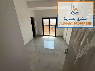 أول ساكن بـ خزانات بالحائط وغرفة ماستر و2 حمام وتكييف مركزي | العالية قرب مخرج الشارقة ودبي