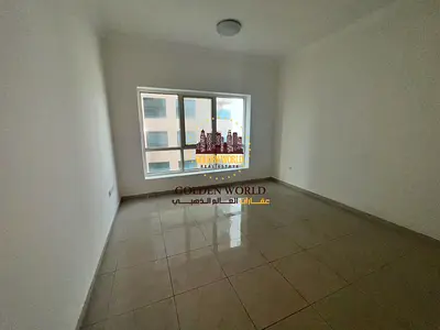 شقة غرفتين وصالة للإيجار في المجاز 3 صف أول القصباء غرفة ماستر 3 حمامات تشطيب ممتاز باركنغ مجاني 48000 درهم