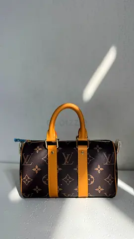 LOUIS VUITTON* KEEPALL BANDOULIÈRE 25 25 x 15 x 11 cm (Length x Height x Width) ** *VIP QU