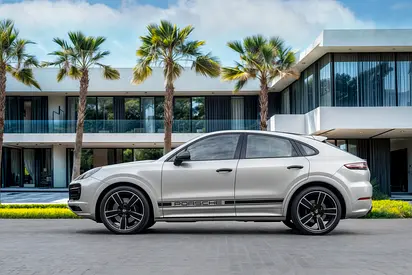 صورة 2 لـ 2023 Porsche CAYENNE
