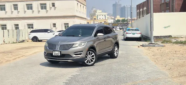 2016 Lincoln MKC photo 2
