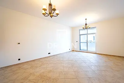 Upgraded Apt | Boulevard View | Huge Terrace