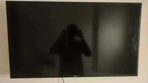 Samsung 43" LED TV (Model UA43T5300AU) - Working Condition, Good