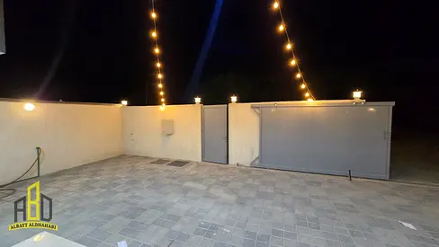 فيلا للأيجار جديدة وموقع هادئ جدا مع باكينج داخلى وكبتات ملابس مميزة جدا الفيلا جاهزة للسكن