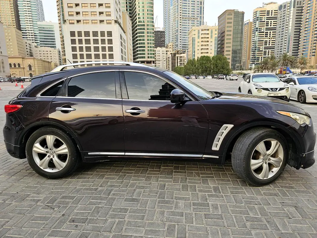 2010 Infiniti FX45/FX35 Standard