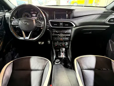 2017 Infiniti Q30 照片 9