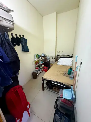 Partition available for rent for 1 person in Al Barsha 1 (MALE ONLY)