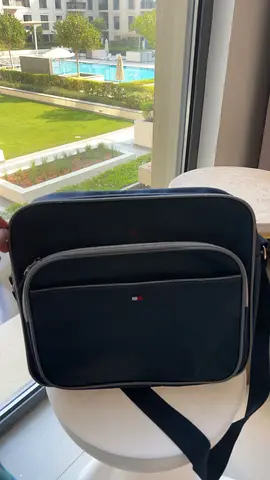 Authentic tommy hilfiger big bag