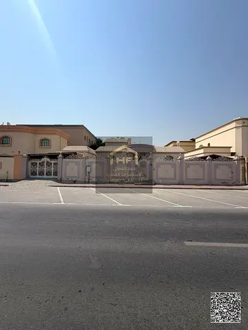 فرصة استثمارية استثنائية في عجمان | بيت سكني تجاري للبيع في المويهات 2  تعلن مؤسستنا عن توفر فرصة عقارية متميزة ومثالية للمستثمرين ورجال الأعمال البحث