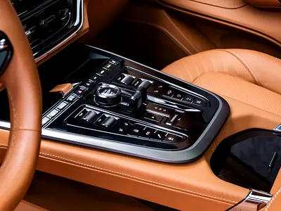 2025 Aston Martin DBX 照片 8