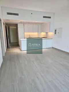 1BR Prime Location | Spacious unit | Balcony & City View