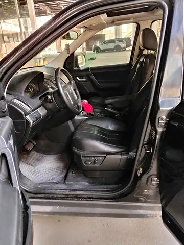 2011 LAND Rover LR2 照片 6