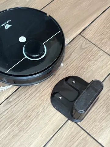 Used Black TECKWAVE Robot Vacuum Cleaner and mop – AED 40
