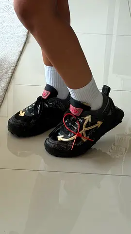 Black Off-White x Chunky Sneakers  Size 40. Unisex