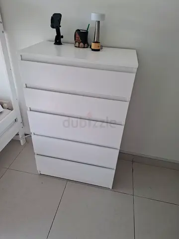 White 5-drawer Chest / Dresser - Good Condition