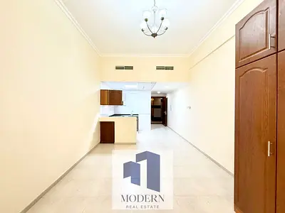 PRIME LOCATION | FULL OPEN KITCHEN | WALKABLE TO SCHOOLS | FAMILY BUILDING