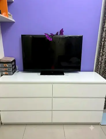 Elegant White 6-Drawer Dresser – AED 350! ✨