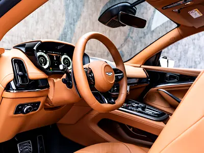 2025 Aston Martin DBX 照片 7