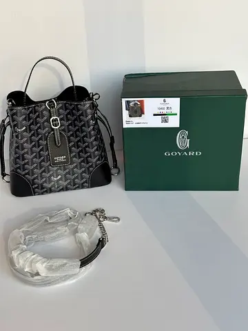 Goyard women bag black
