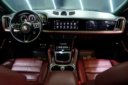 صورة 7 لـ 2025 Porsche CAYENNE