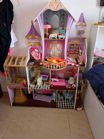 Large Multi-level Dollhouse Castle with Furniture and Accessories