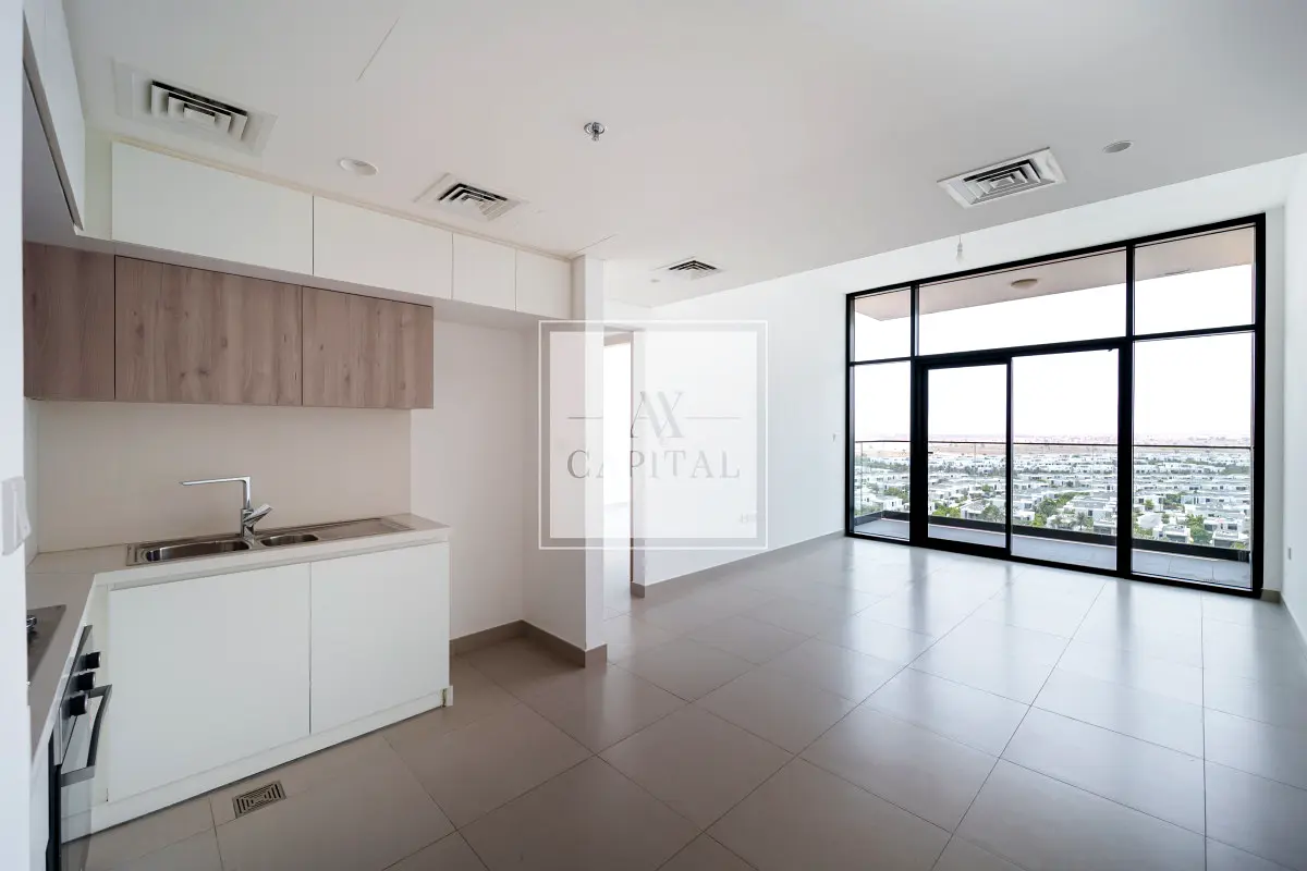 High floor l Close to Park l Unfurnished l Vacant