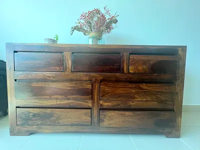 Chest of drawers