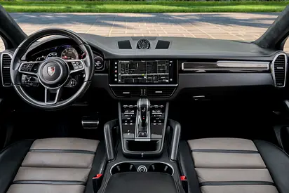 صورة 8 لـ 2023 Porsche CAYENNE