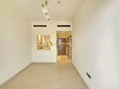 Stylish 1 BR | Bright & Airy | Great Investment