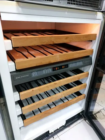 Sub zero Built-in Wine Cooler with Wooden Racks - Good Working Condition