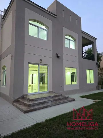 فيلا فسيحة من 6 غرف نوم | B Villas Living Legends | حديقة خاصة