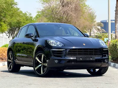Porsche Macan 2018 ( GCC - Low Mileage - Full Porsche Service History - Original Paint - Mint con