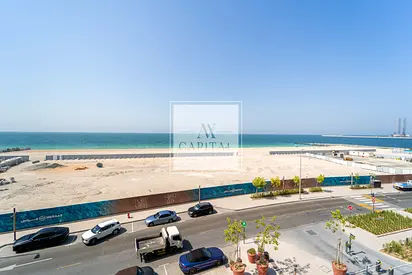 Investor Deal|Vacant on Transfer|Close to beach