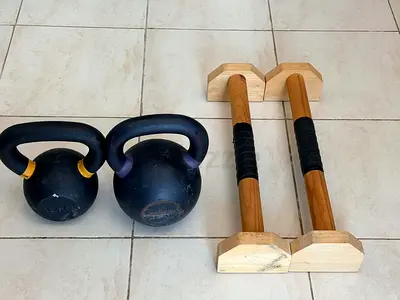 Full Iron Kettlebell 20kg and 12kg and parallette bars