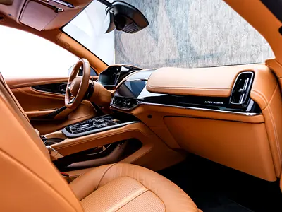 2025 Aston Martin DBX 缩略图 14